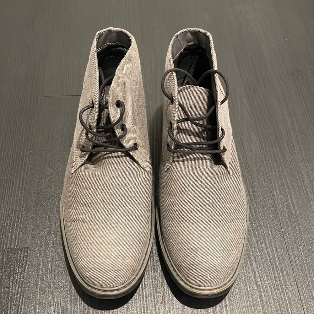 Perry Ellis Portfolio Stewart Gray Chukka boots